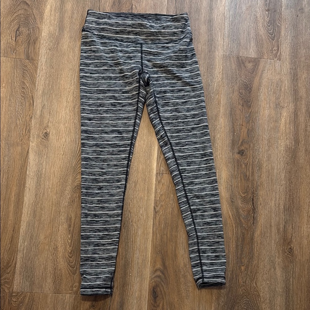 Athleta Blue and White Leggings with Elastic Waistband